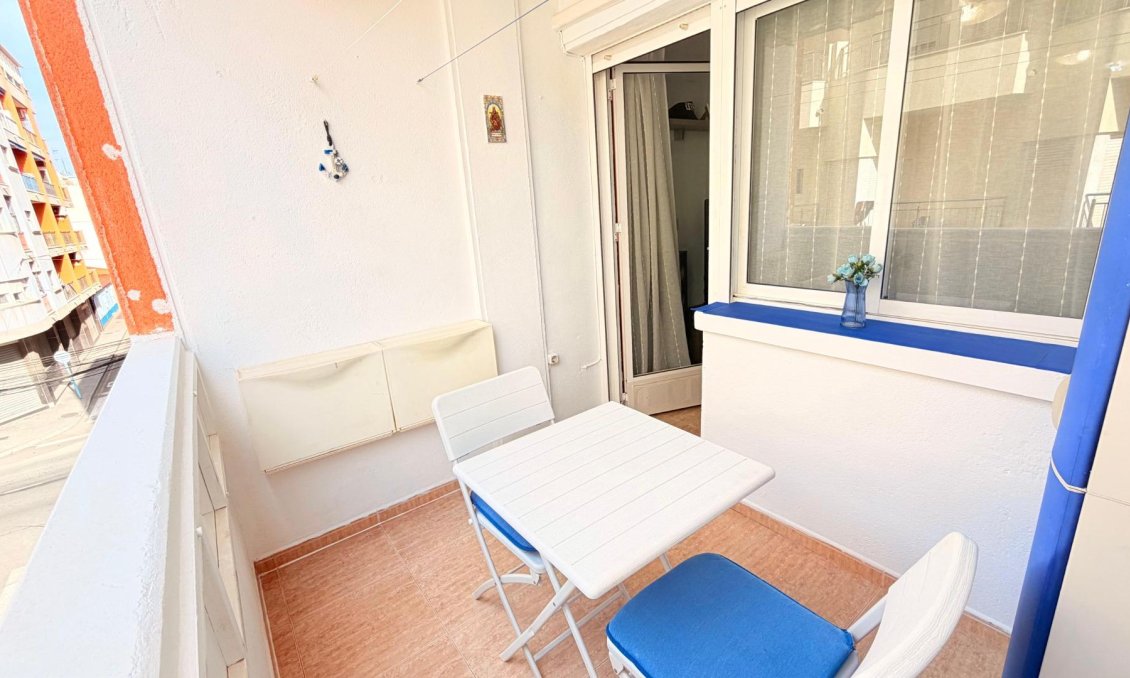 Segunda mano - Apartamento -
Torrevieja - Centro - Muelle Pesquero