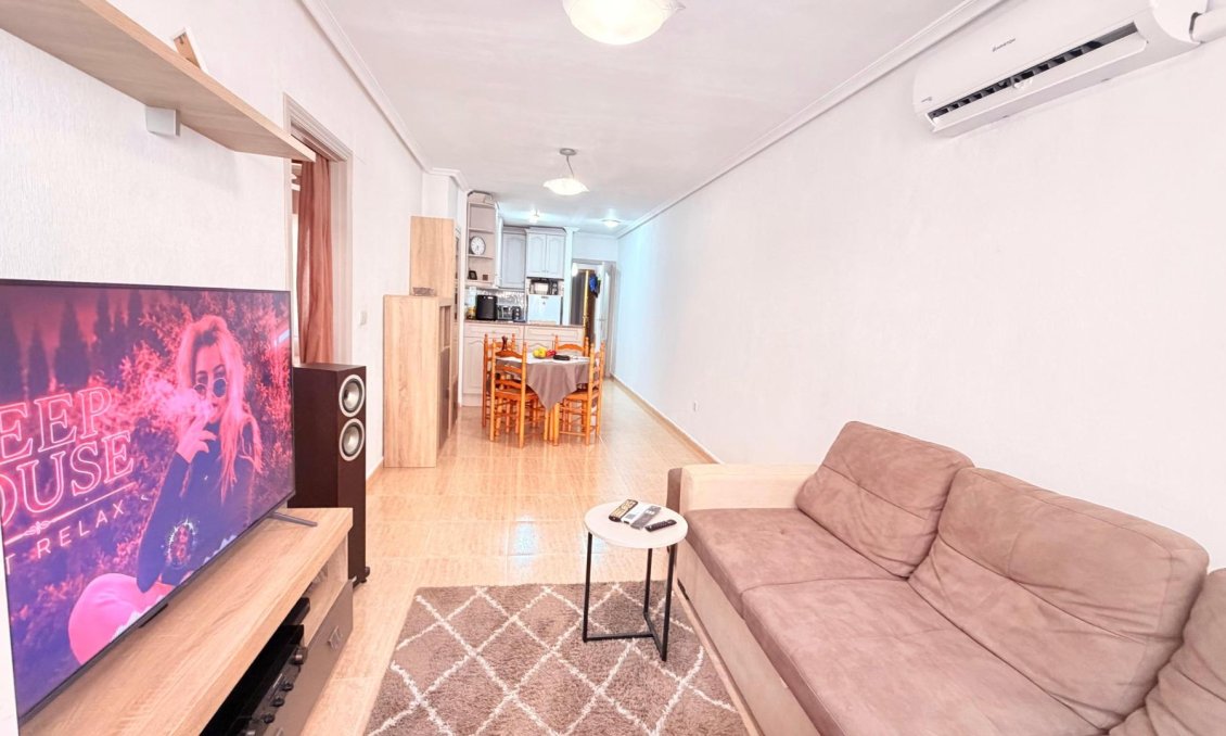 Segunda mano - Apartamento -
Torrevieja - Centro - Muelle Pesquero