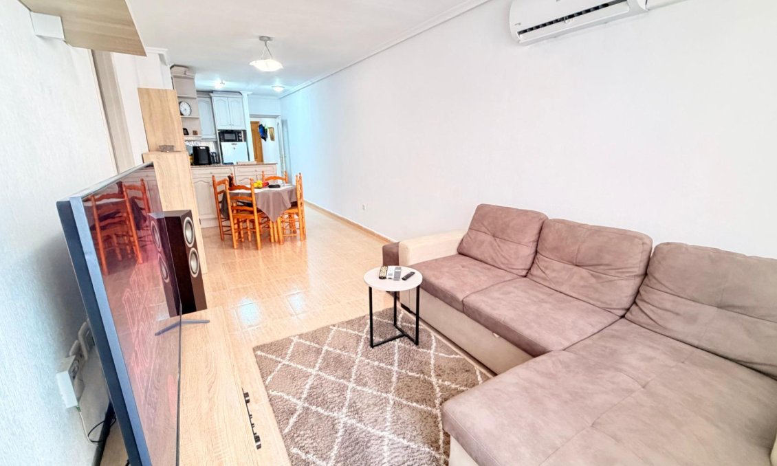 Segunda mano - Apartamento -
Torrevieja - Centro - Muelle Pesquero