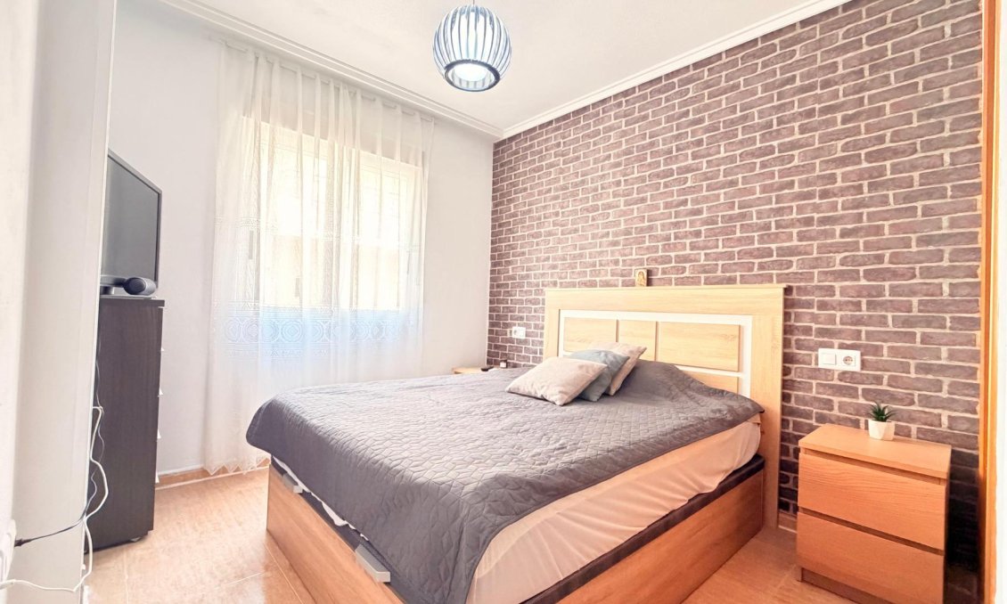 Segunda mano - Apartamento -
Torrevieja - Centro - Muelle Pesquero