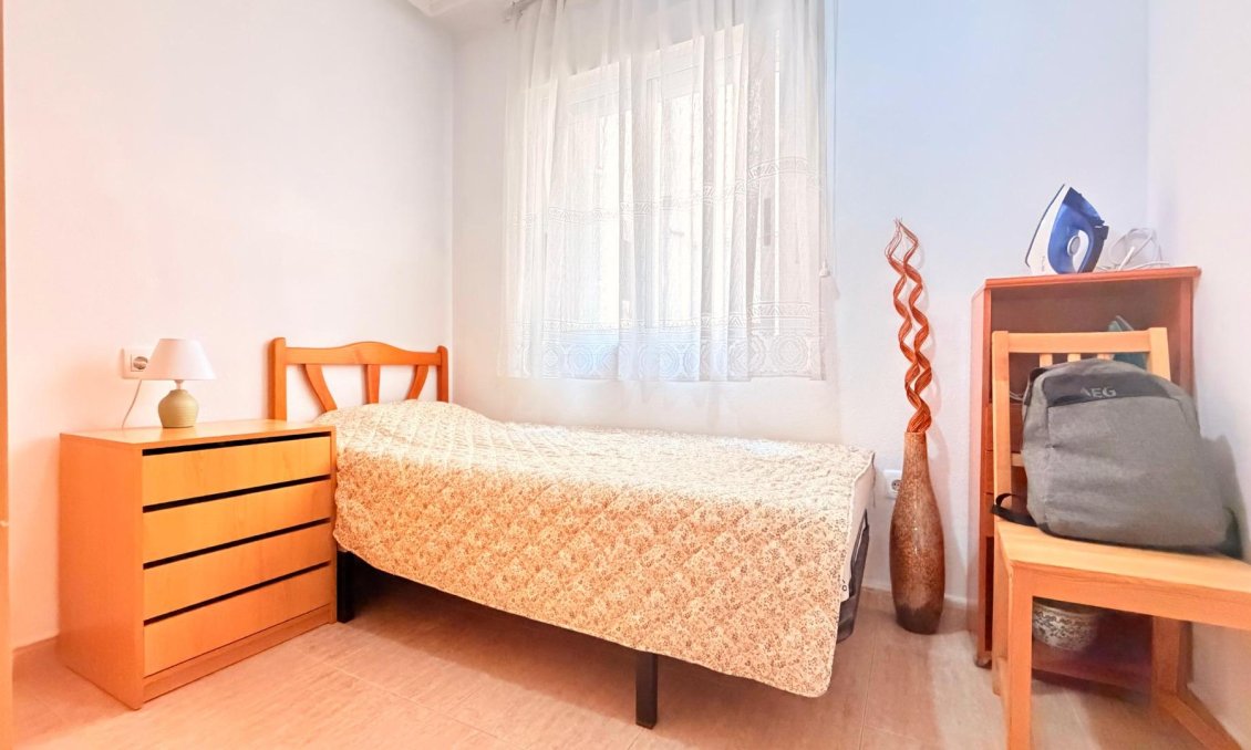 Segunda mano - Apartamento -
Torrevieja - Centro - Muelle Pesquero