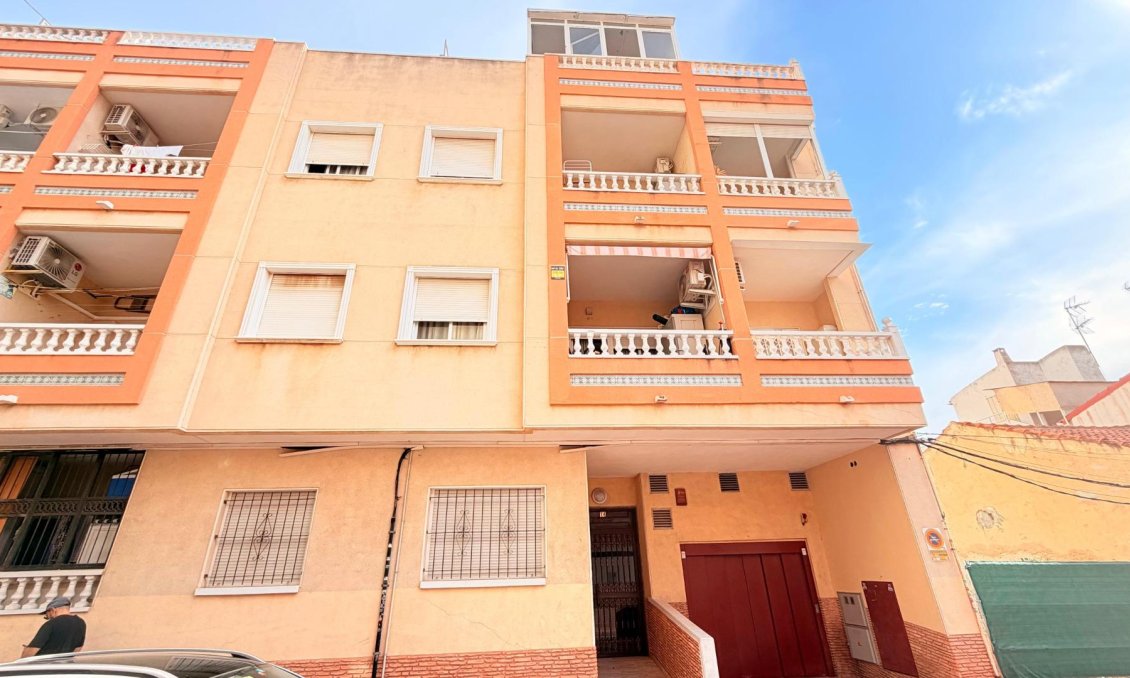 Segunda mano - Apartamento -
Torrevieja - Centro - Muelle Pesquero