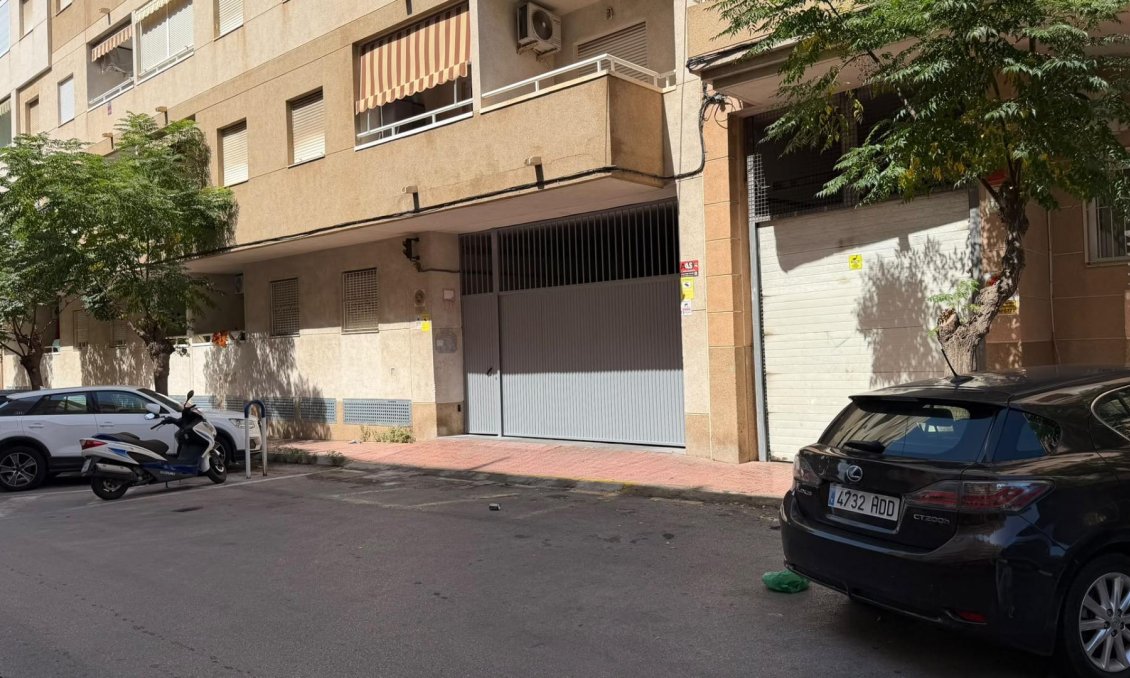 Segunda mano - Apartamento -
Torrevieja - Centro - Muelle Pesquero