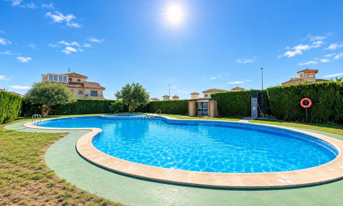 Segunda mano - Adosado -
La Zenia - Costa Blanca
