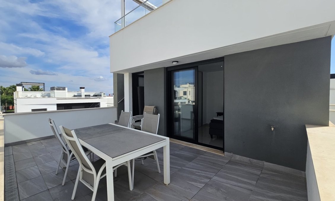 Segunda mano - Villa -
Villamartin - Costa Blanca