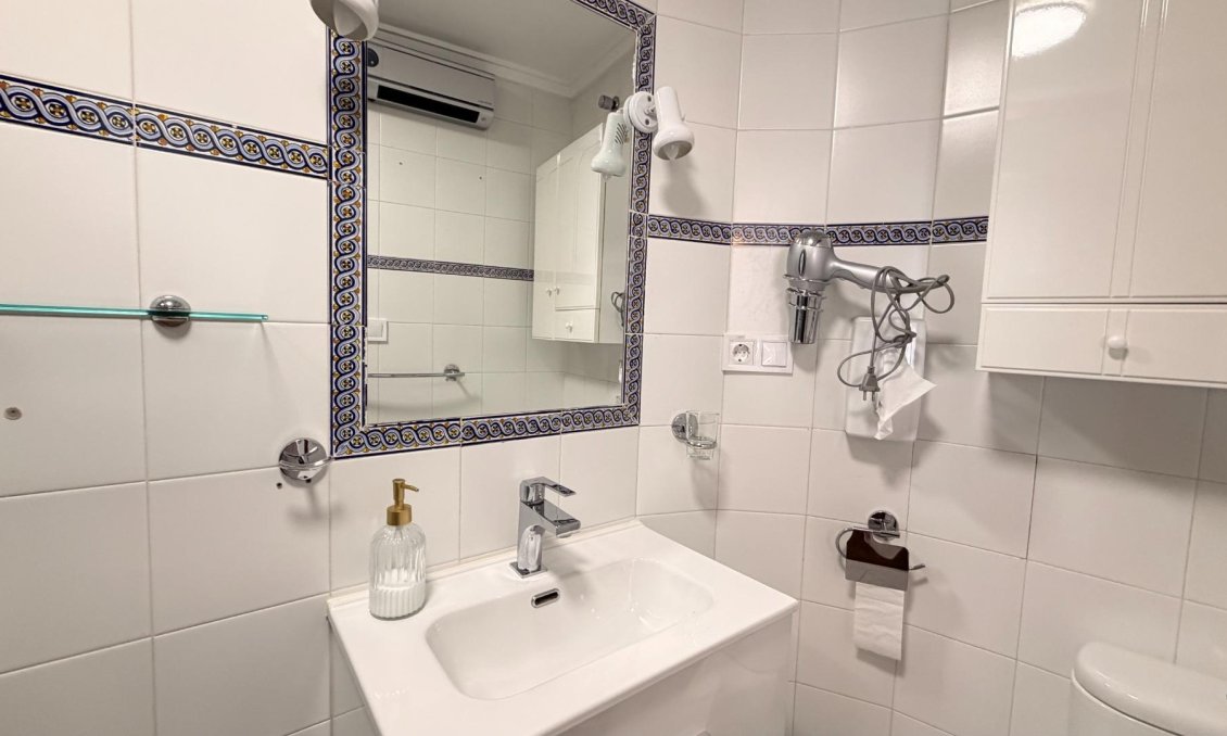 Wiederverkauf - Wohnung -
Torrevieja - Habaneras