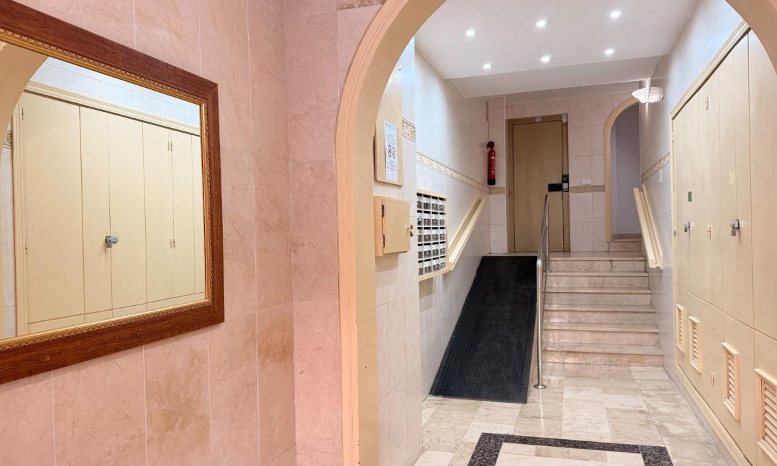 Wiederverkauf - Wohnung -
Torrevieja - Habaneras