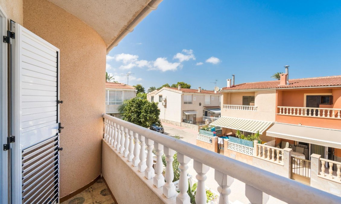Segunda mano - Duplex -
Torrevieja - Playa De Los Naufragos