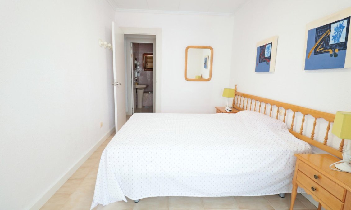Segunda mano - Adosado -
Torrevieja - Playa De Los Naufragos