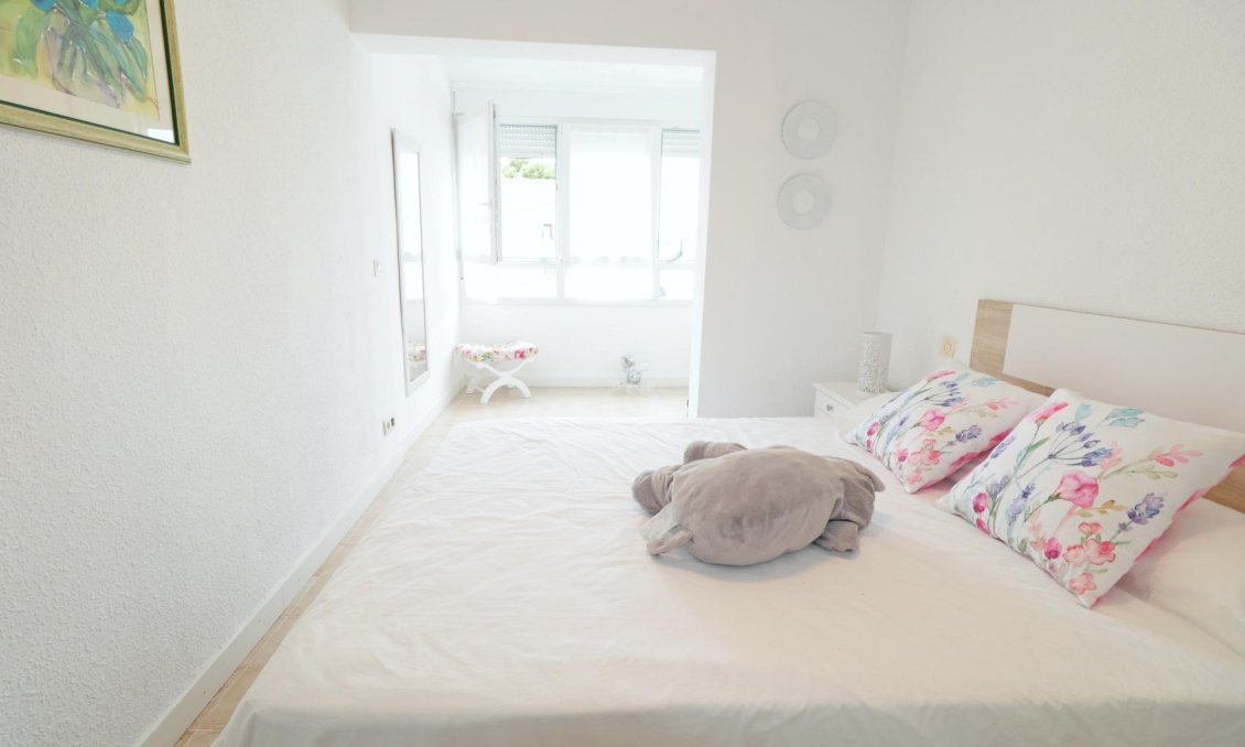Segunda mano - Adosado -
Torrevieja - Playa De Los Naufragos