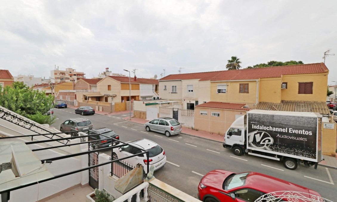 Segunda mano - Adosado -
Torrevieja - Playa De Los Naufragos