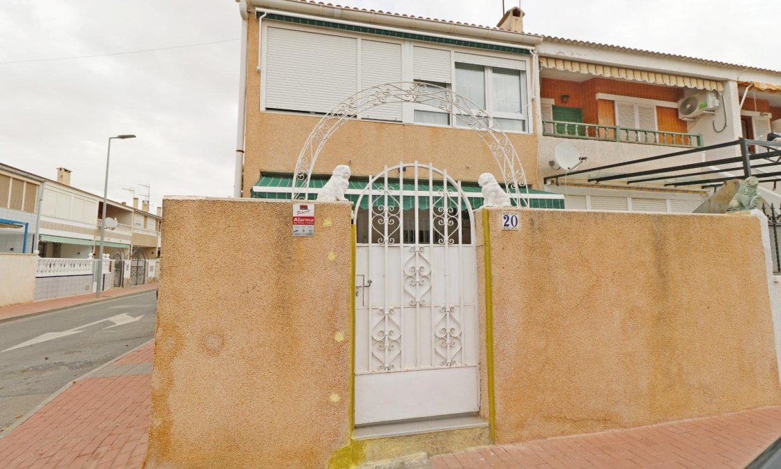 Segunda mano - Adosado -
Torrevieja - Playa De Los Naufragos