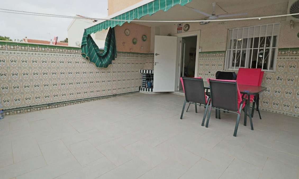 Segunda mano - Adosado -
Torrevieja - Playa De Los Naufragos