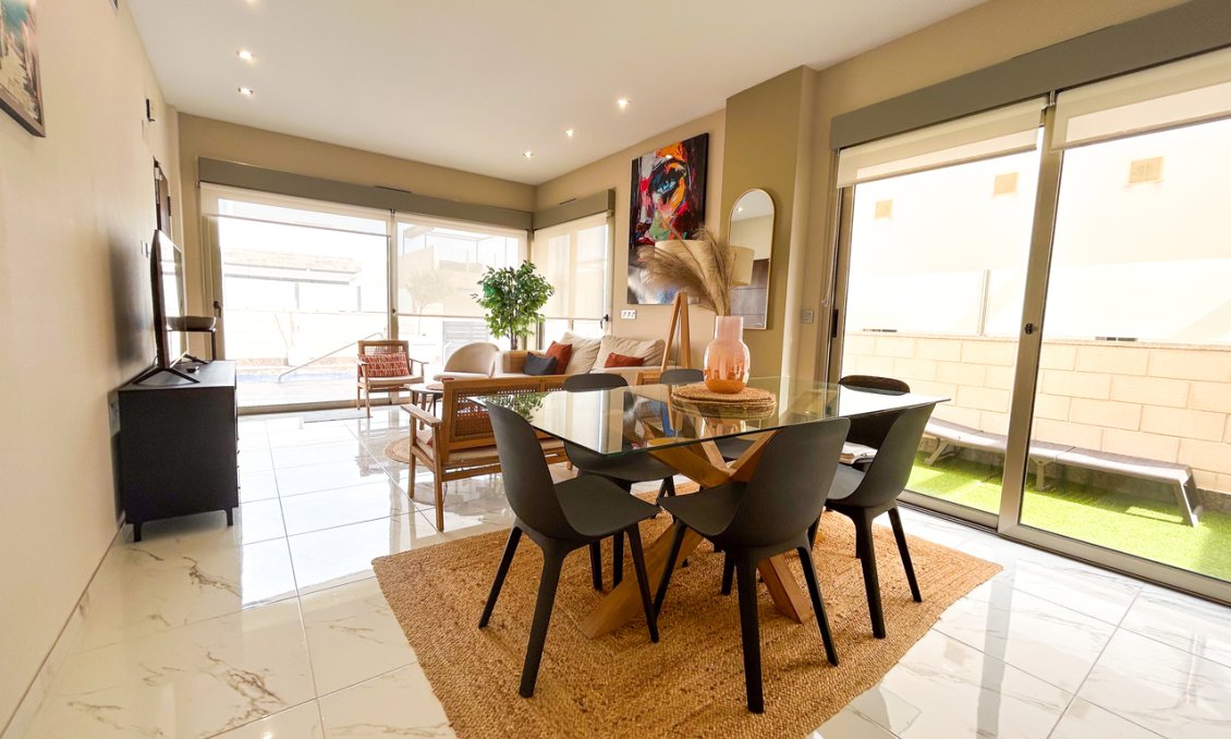 Segunda mano - Villa -
Villamartin - Costa Blanca