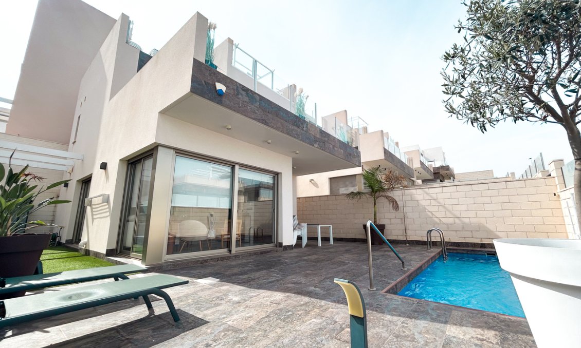 Segunda mano - Villa -
Villamartin - Costa Blanca