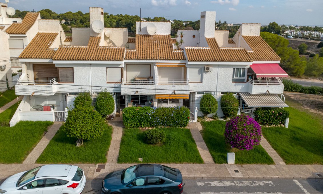Resale - Bungalow -
Orihuela Costa - Costa Blanca