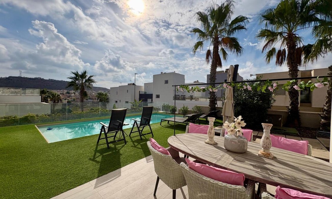 Segunda mano - Villa -
Benijofar - Costa Blanca