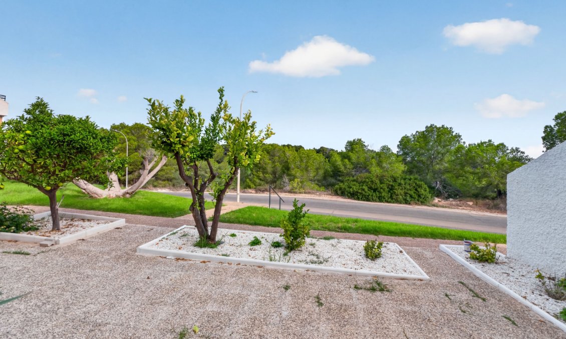 Resale - Bungalow -
Orihuela - Inland