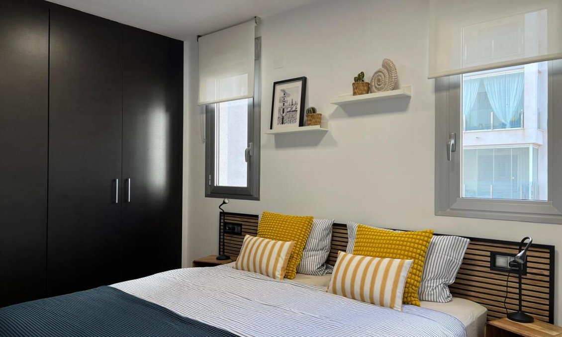 Segunda mano - Apartamento -
Torrevieja - La Mata