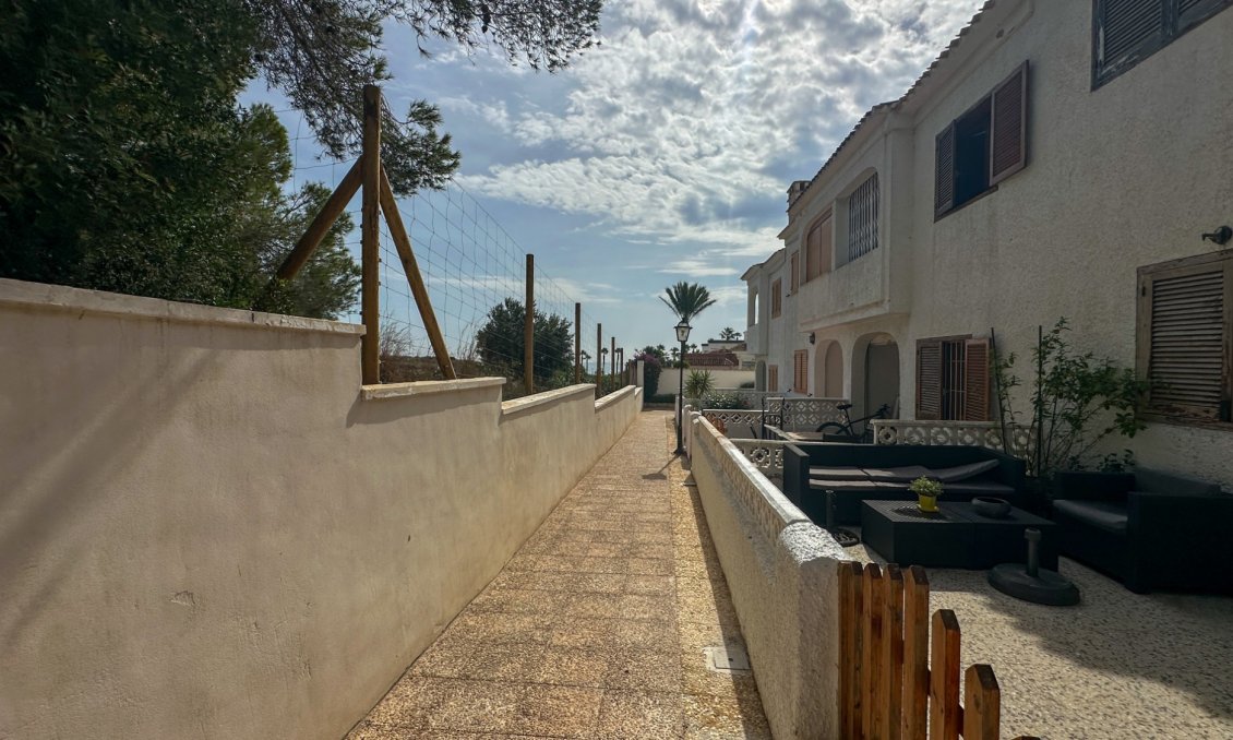 Segunda mano - Adosado -
Orihuela Costa - Costa Blanca