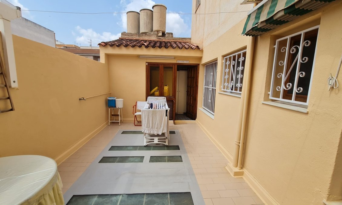 Revente - Maison de ville -
Elda - Inland
