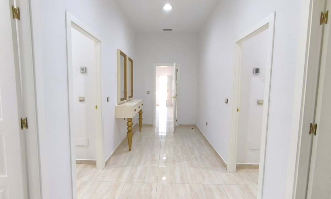 Segunda mano - Villa -
Pinoso - Inland