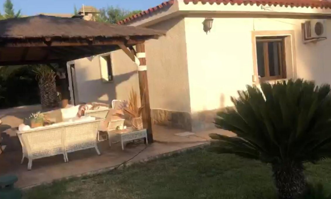 Segunda mano - Villa -
Elda - Inland