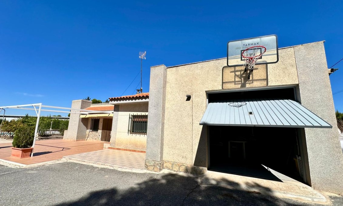 Segunda mano - Villa -
Yecla - Inland