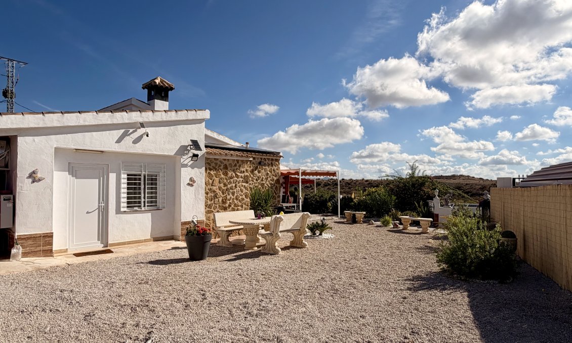 Segunda mano - Villa -
Fortuna - Inland