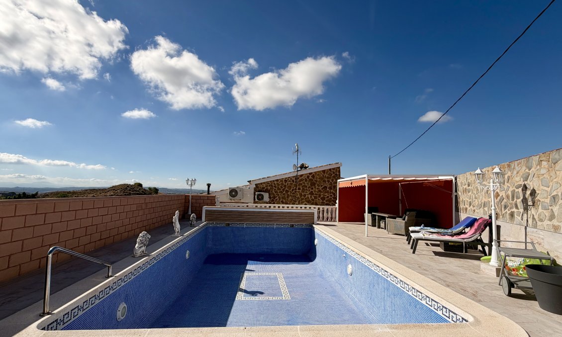 Segunda mano - Villa -
Fortuna - Inland
