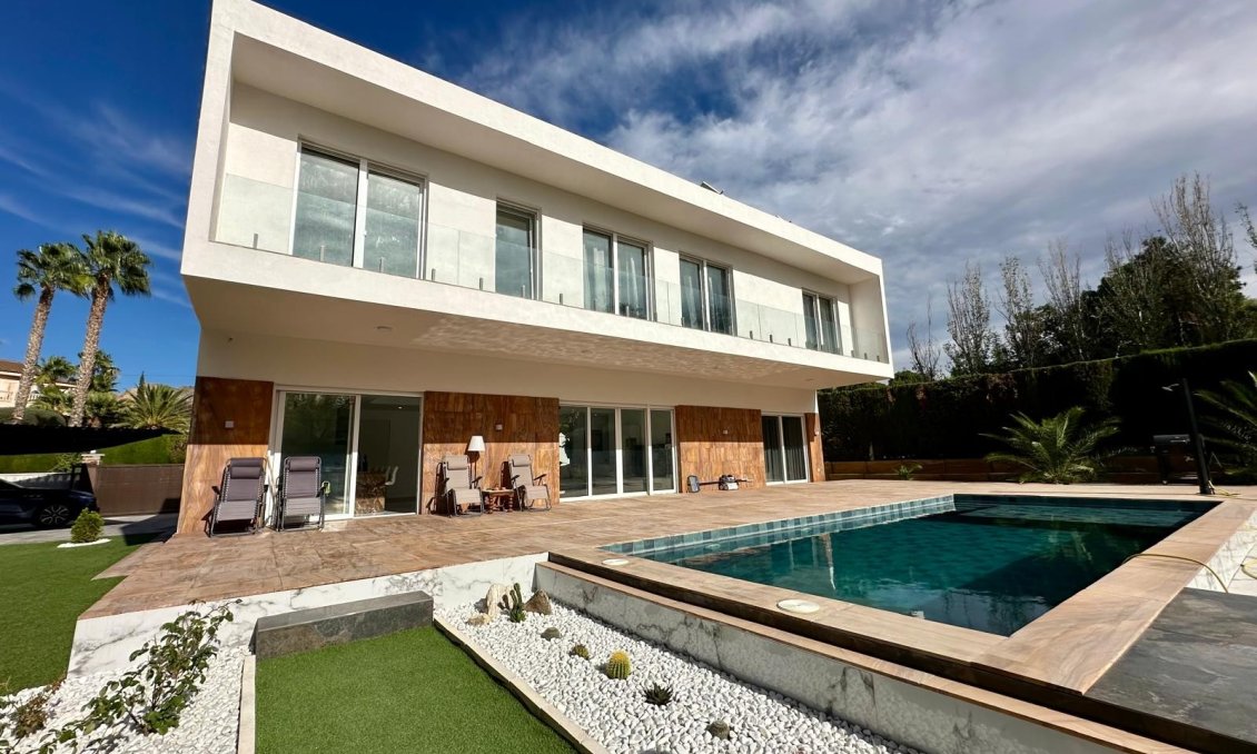Revente - Villa -
Petrer - Inland