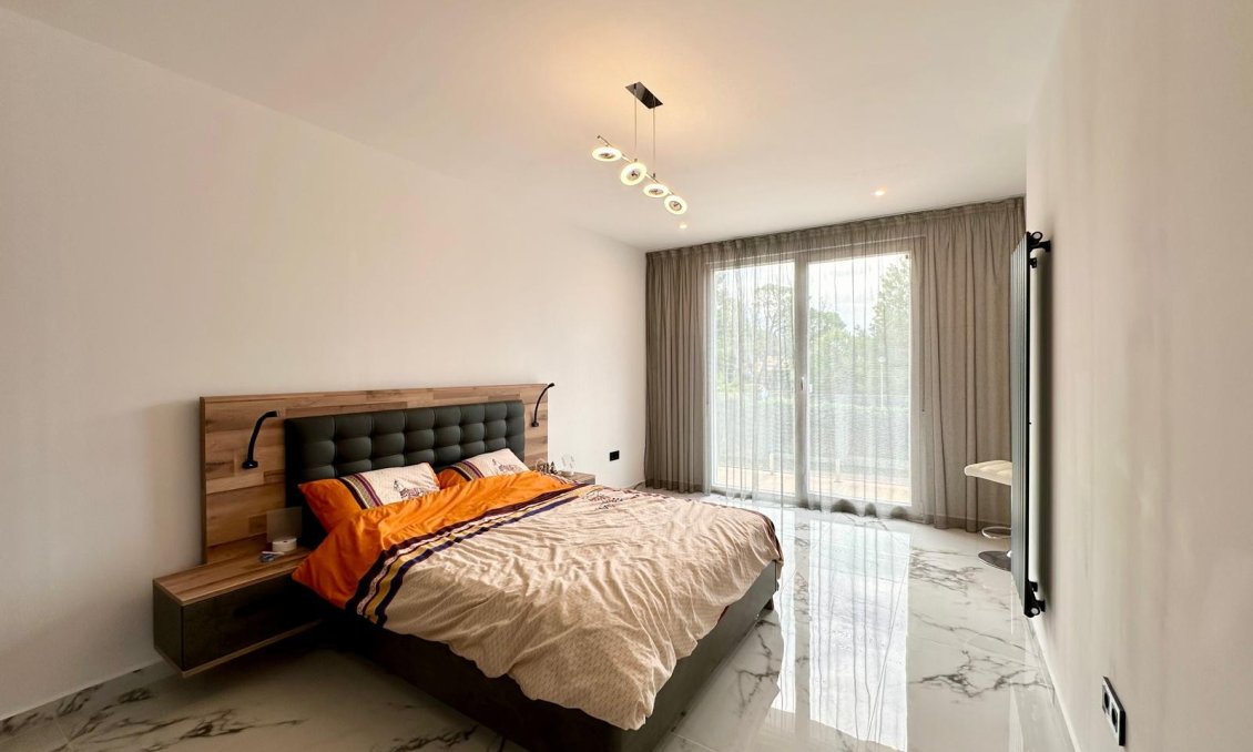 Revente - Villa -
Petrer - Inland