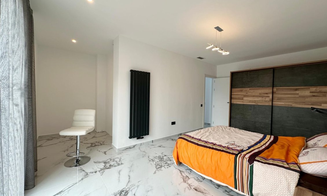 Revente - Villa -
Petrer - Inland