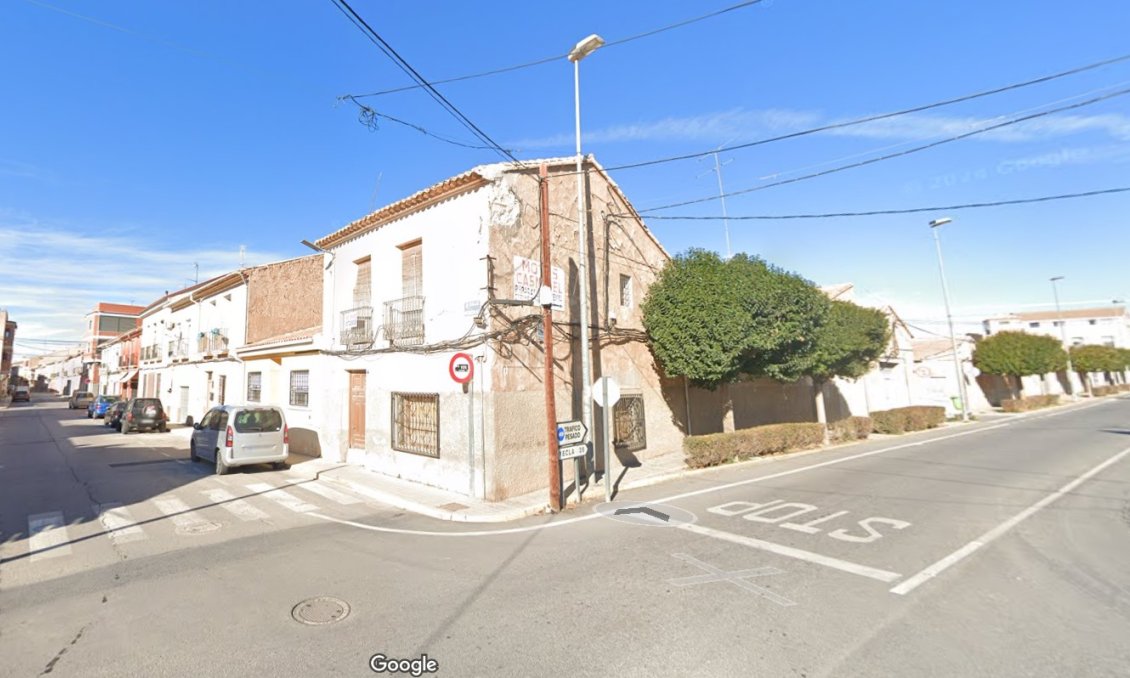 Revente - Maison de ville -
Pinoso - Inland