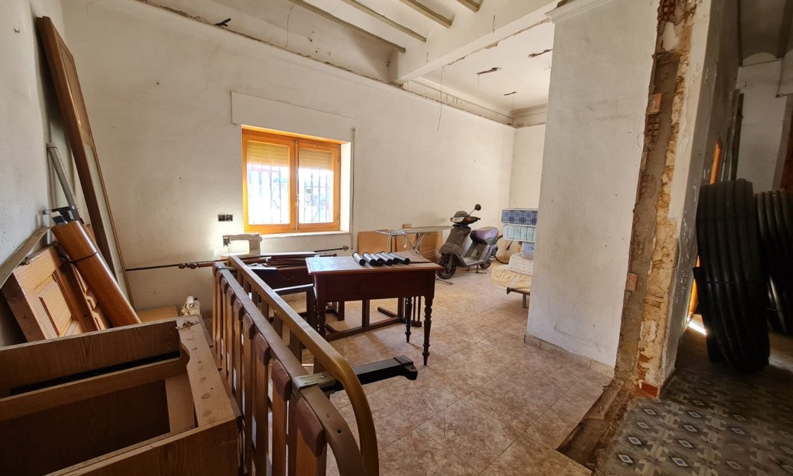 Revente - Maison de ville -
Pinoso - Inland