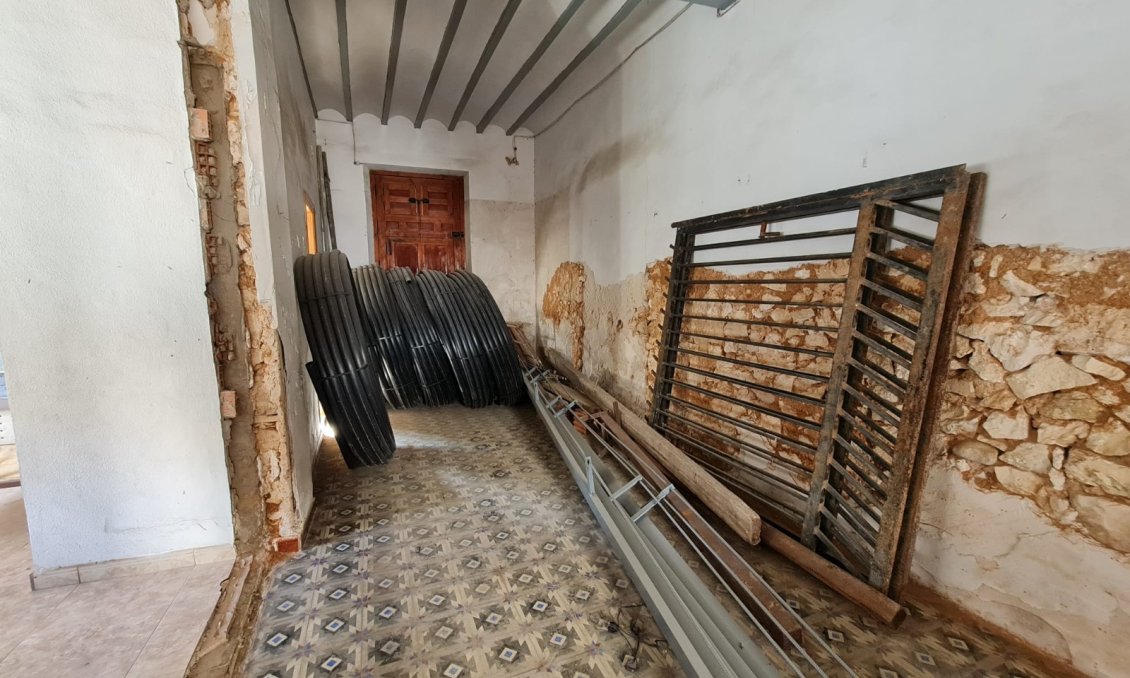 Revente - Maison de ville -
Pinoso - Inland