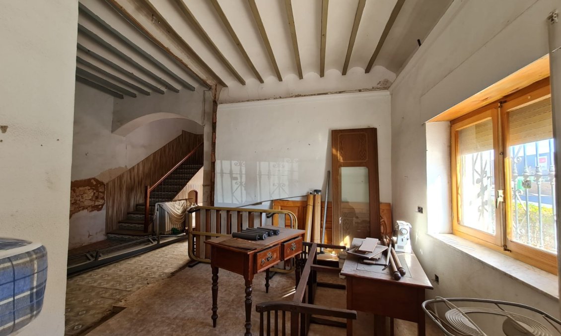 Revente - Maison de ville -
Pinoso - Inland
