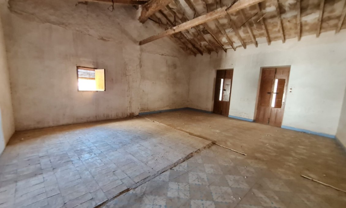Revente - Maison de ville -
Pinoso - Inland