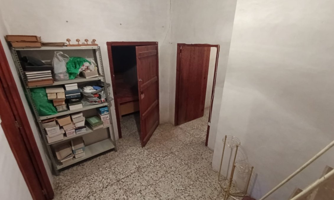 Revente - Maison de ville -
Pinoso - Inland