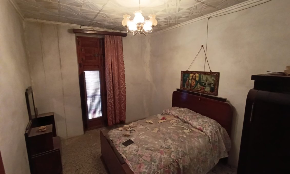 Revente - Maison de ville -
Pinoso - Inland