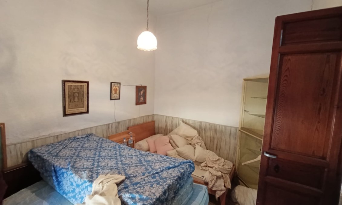 Revente - Maison de ville -
Pinoso - Inland