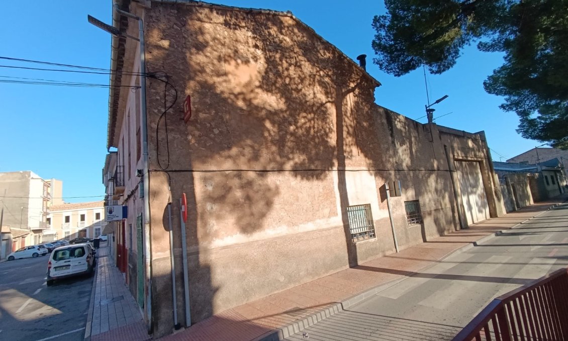 Revente - Maison de ville -
Pinoso - Inland