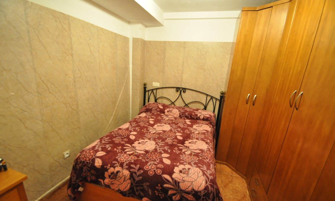 Revente - Maison de ville -
Pinoso - Inland