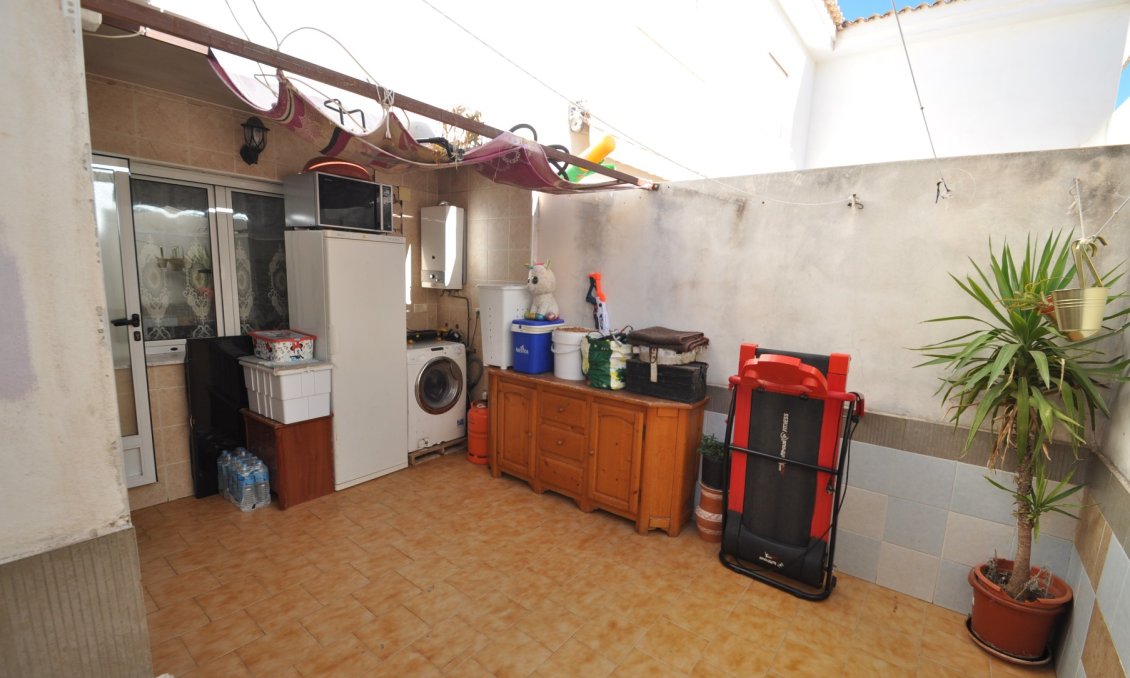 Revente - Maison de ville -
Pinoso - Inland