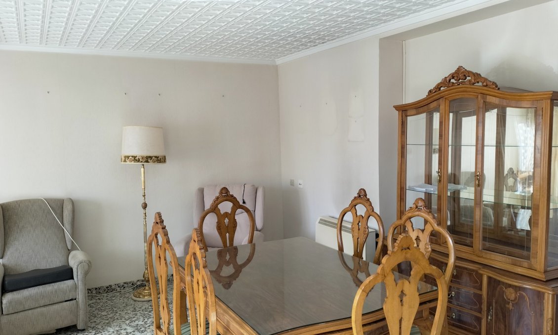 Segunda mano - Apartamento -
Sax - Inland