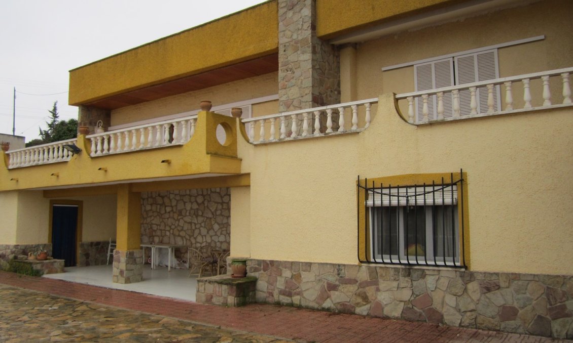 Segunda mano - Villa -
Yecla - Inland