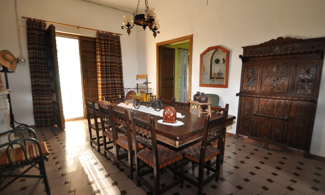 Wiederverkauf - Villa -
Fortuna - Inland