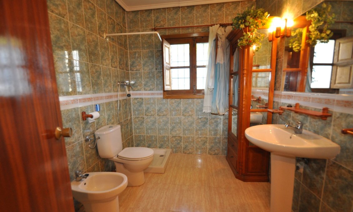 Wiederverkauf - Villa -
Fortuna - Inland