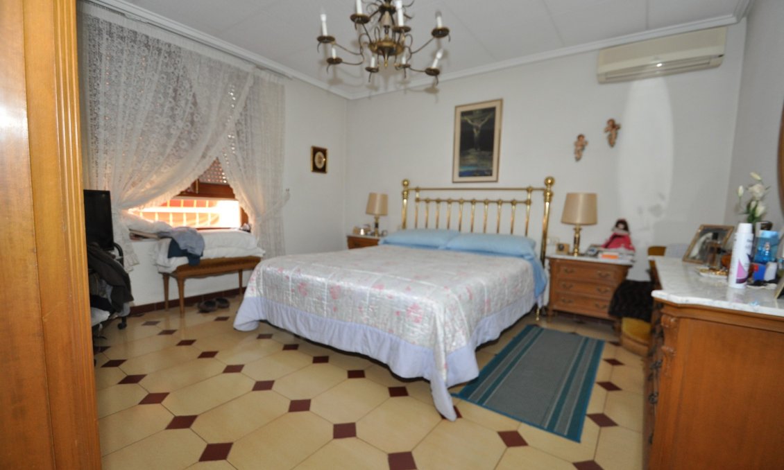Revente - Maison de ville -
Petrer - Inland