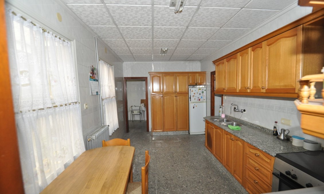Revente - Maison de ville -
Petrer - Inland